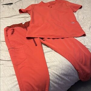 Figs woman’s Scrub Set